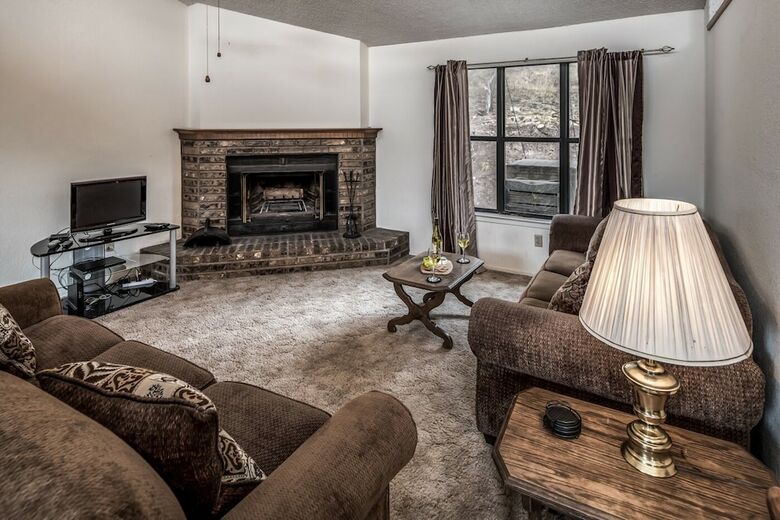 Hopkins - Three Bedroom Cabin