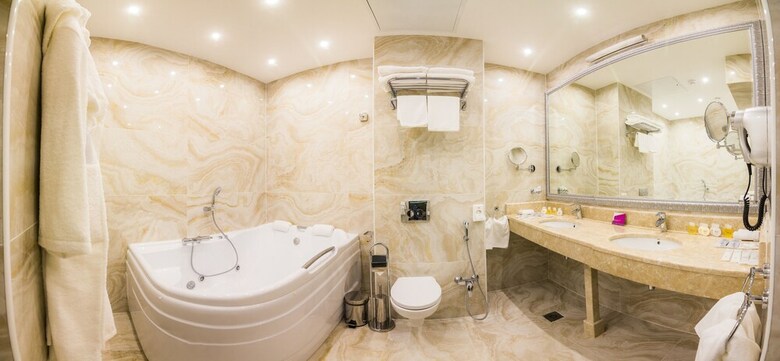7 Avenue Hotel & Spa
