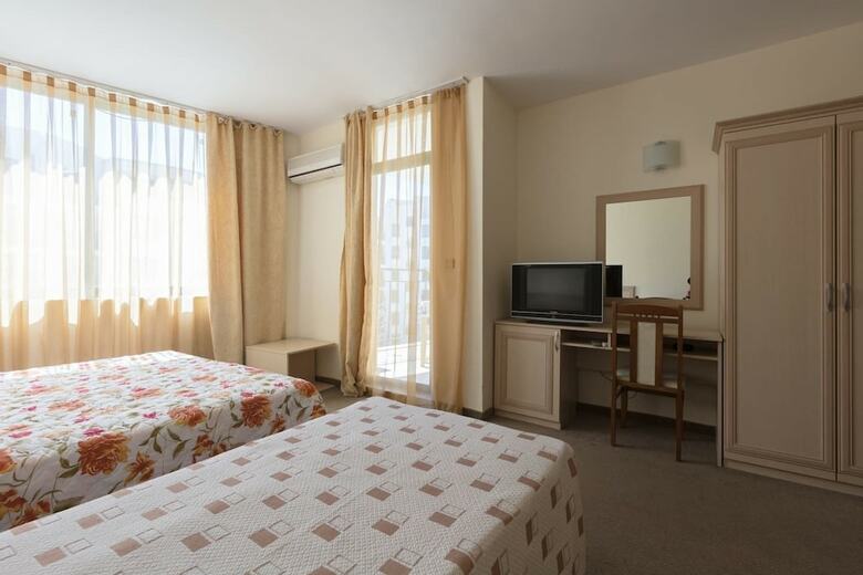 Aparthotel Studio With Balcony & Pool View