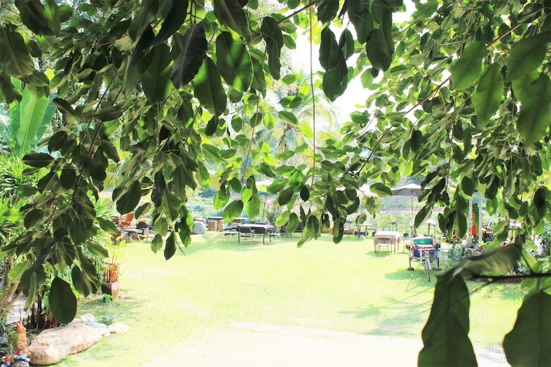 Hotel Nan Rim Nam Resort