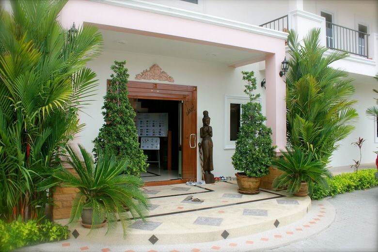 Hotel Serene Sands Health Resort