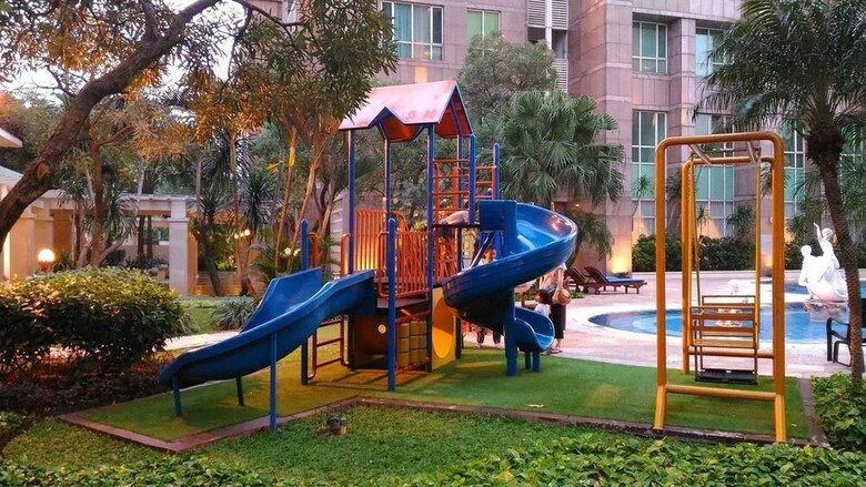 3 Bedroom Apartment At Senayan Residence By Travelio