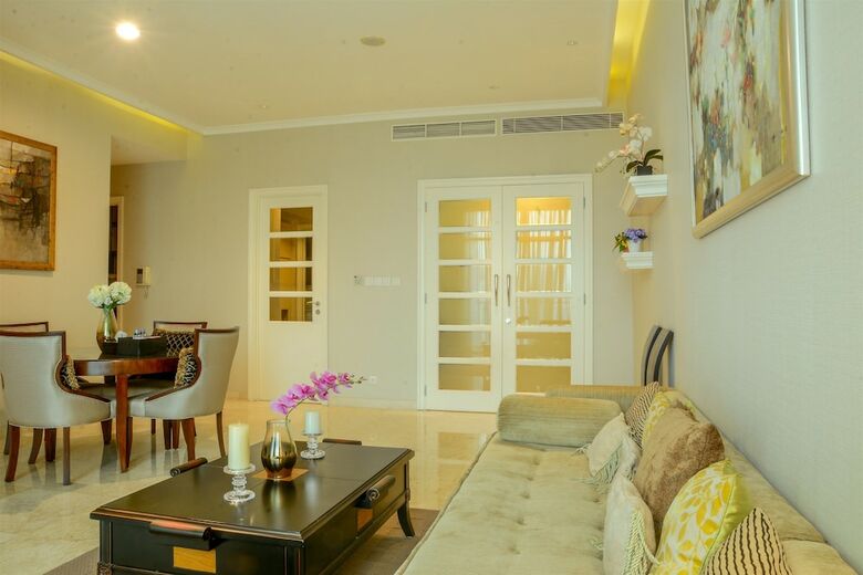 3 Bedroom Apartment At Senayan Residence By Travelio
