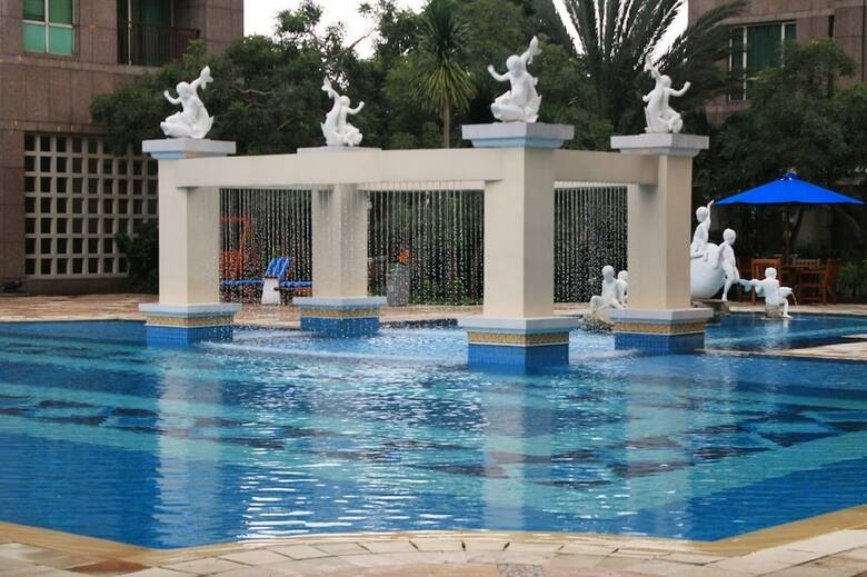 3 Bedroom Apartment At Senayan Residence By Travelio