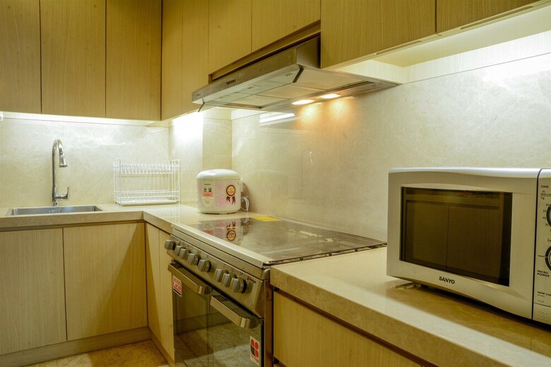 3 Bedroom Apartment At Senayan Residence By Travelio