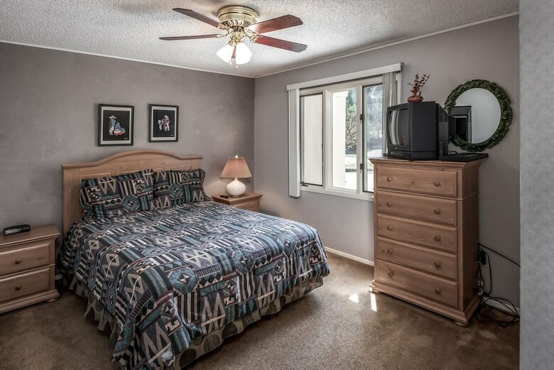 101 Williams - Three Bedroom Cabin
