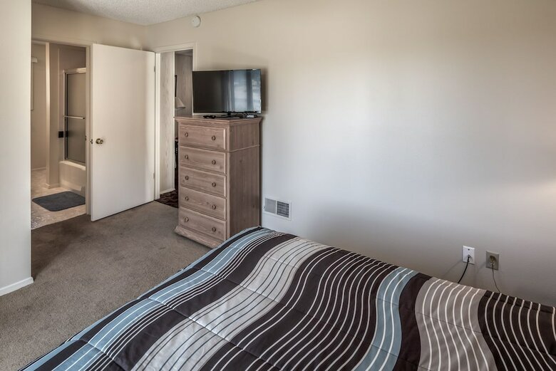 101 Williams - Three Bedroom Cabin