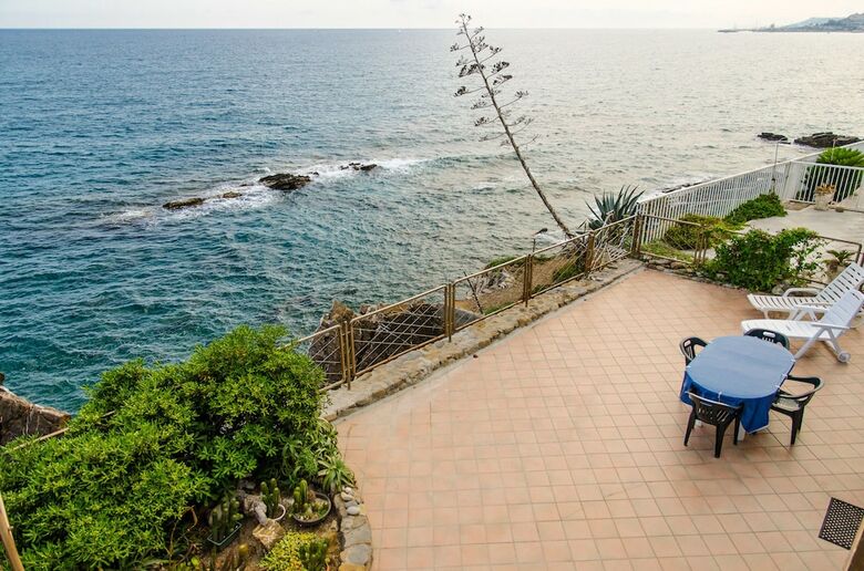 Dream Apartment By The Sea