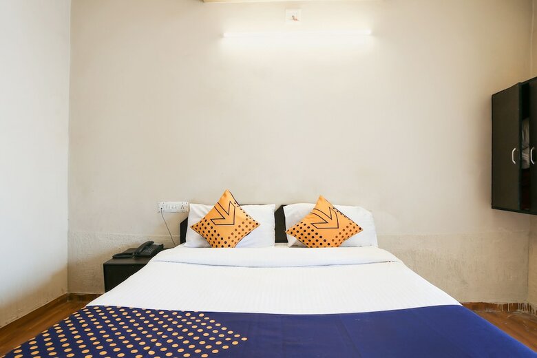 Oyo 11427 Hotel Kalyan