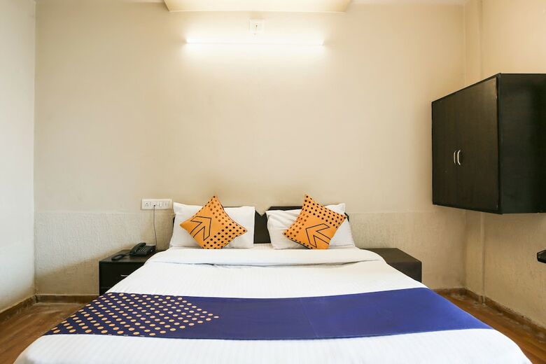 Oyo 11427 Hotel Kalyan