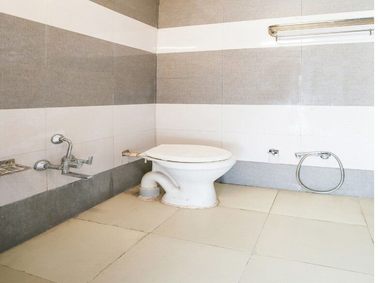 Oyo 11427 Hotel Kalyan