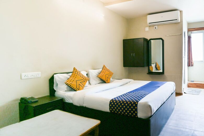 Oyo 11427 Hotel Kalyan