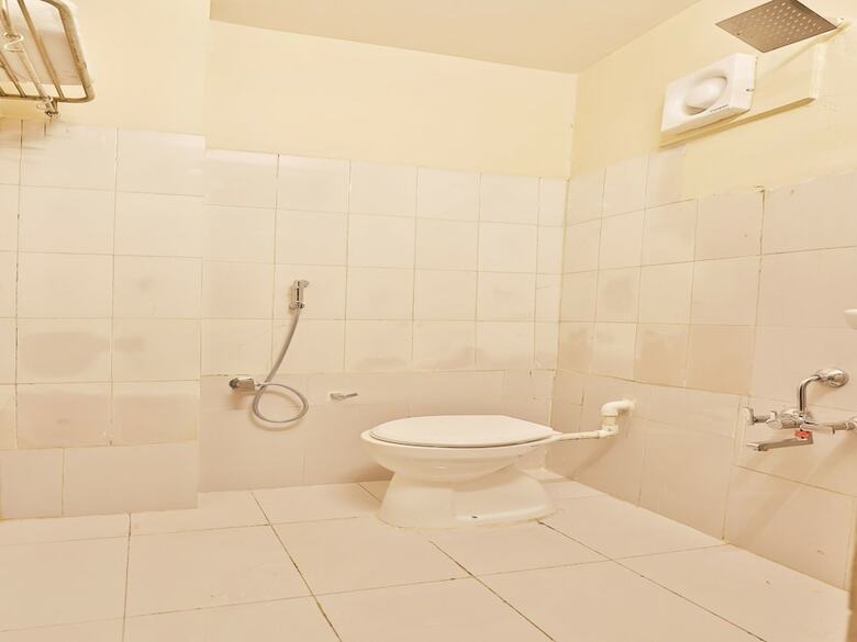 Oyo 11427 Hotel Kalyan