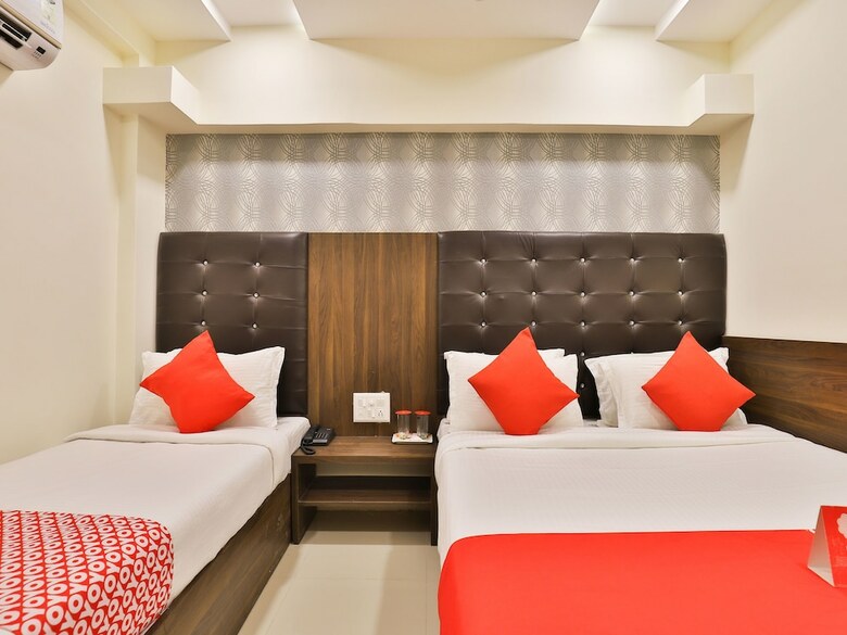 Oyo 12654 Hotel Sunshine
