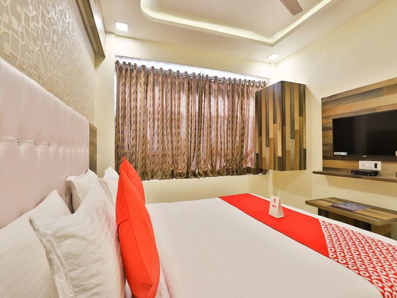 Oyo 12654 Hotel Sunshine
