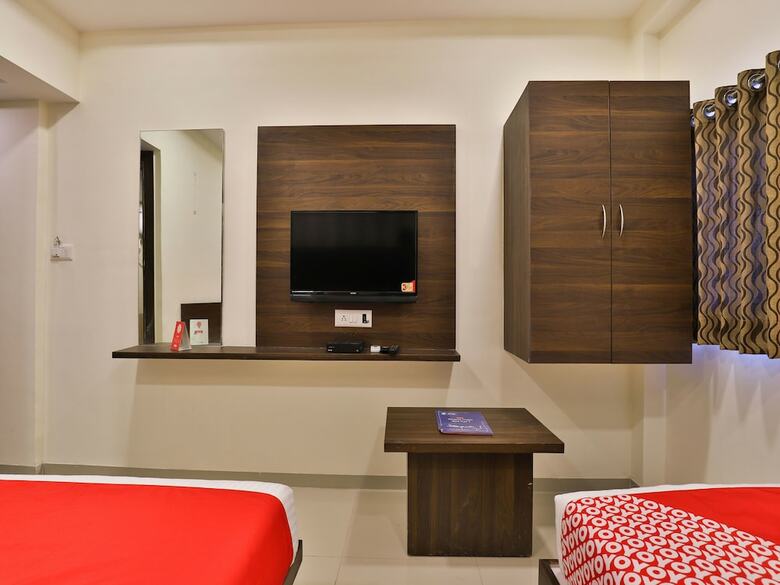 Oyo 12654 Hotel Sunshine
