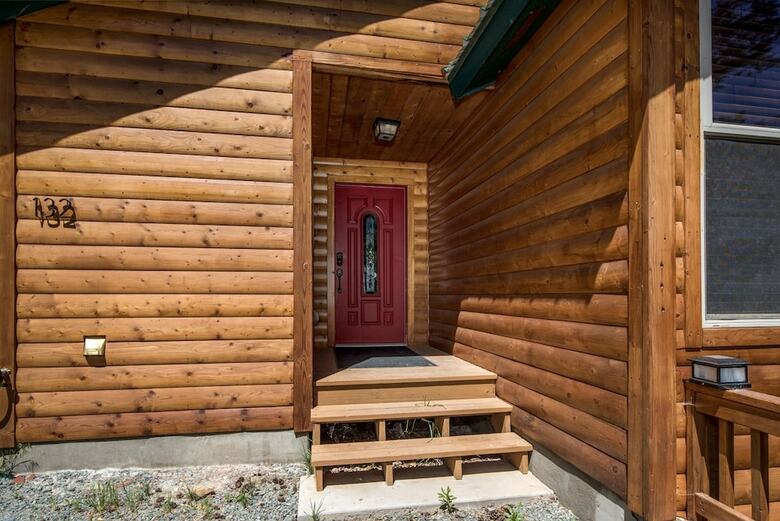 Loginn - Four Bedroom Cabin
