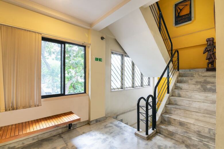 Hotel Oyo 3023 Compact Suites Lavelle Road