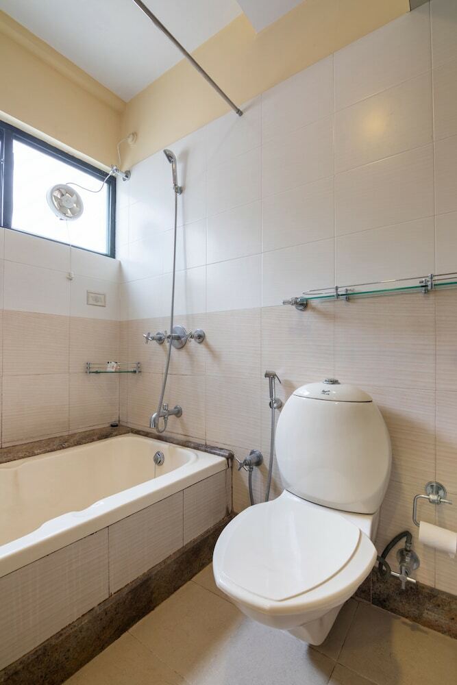 Hotel Oyo 3023 Compact Suites Lavelle Road