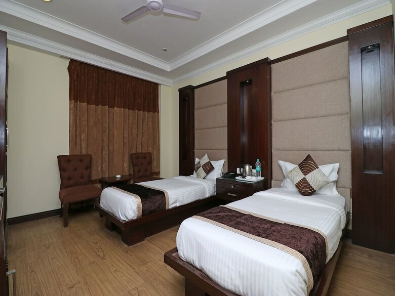 Hotel Oyo 12532 Imperial Inn