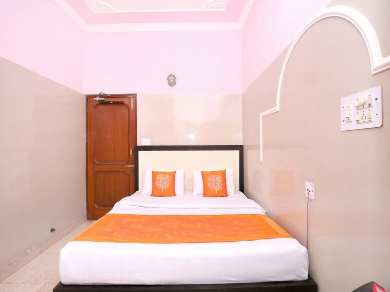 Oyo 11417 Hotel Lotus