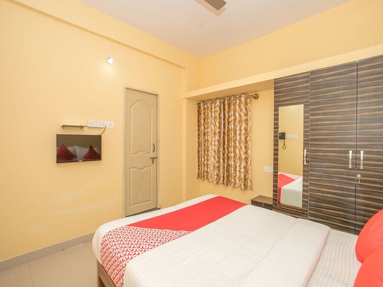 Hotel Oyo 12776 Sv Suites