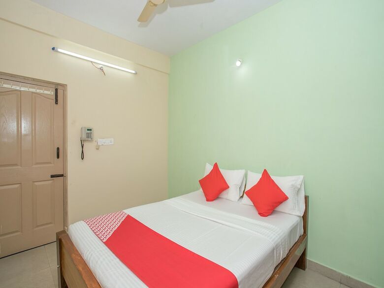Hotel Oyo 12776 Sv Suites