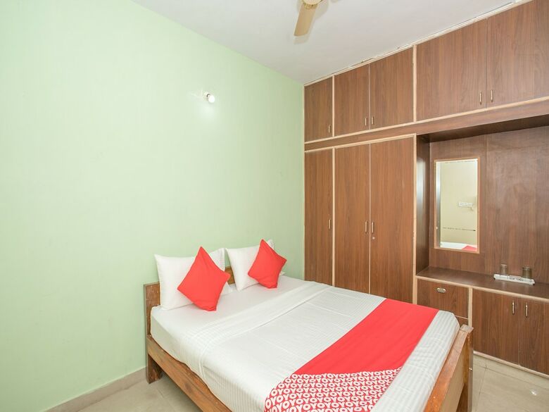 Hotel Oyo 12776 Sv Suites