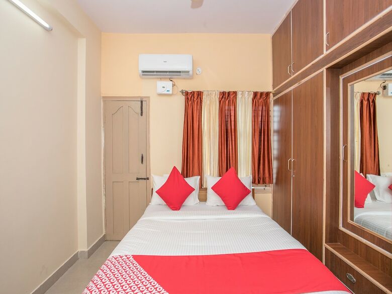 Hotel Oyo 12776 Sv Suites