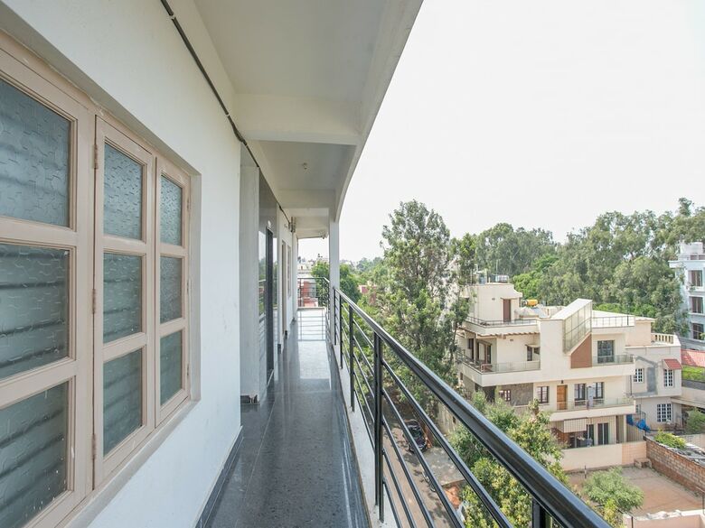 Hotel Oyo 12776 Sv Suites