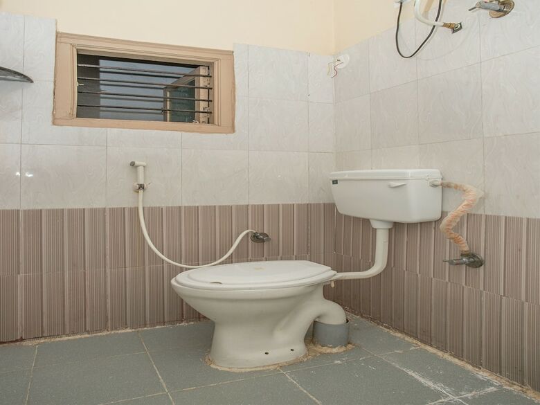 Hotel Oyo 12776 Sv Suites
