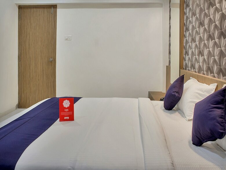 Oyo 11693 Hotel Sunshine