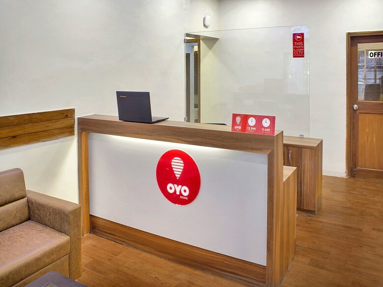 Oyo 11693 Hotel Sunshine