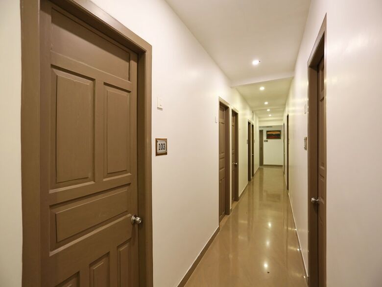 Oyo 13262 Hotel Indiana