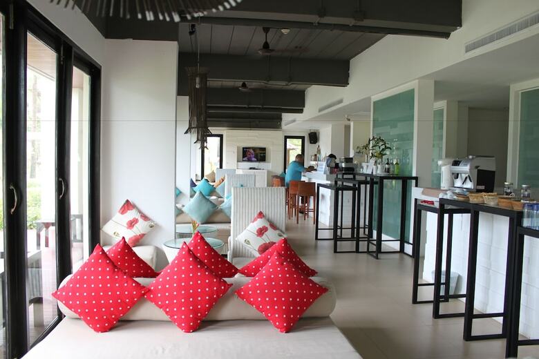 Apartamento Apsara Beachfront Resort And Villa