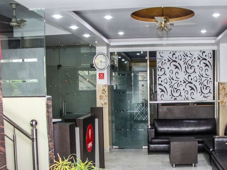 Oyo 14864 Hotel Satyam Inn