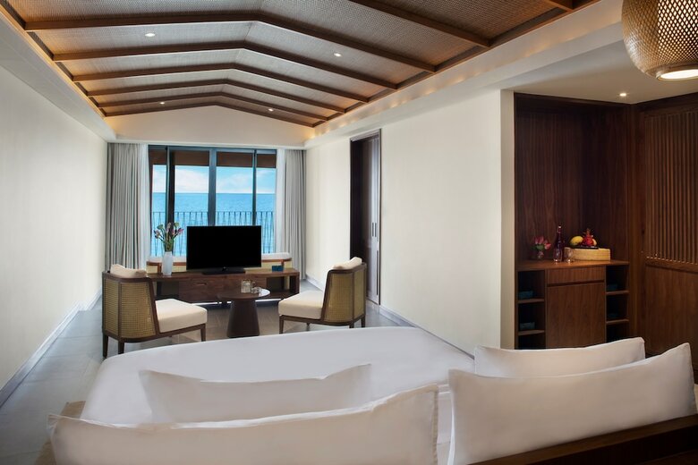 Hotel Dusit Princess Moonrise Beach Resort