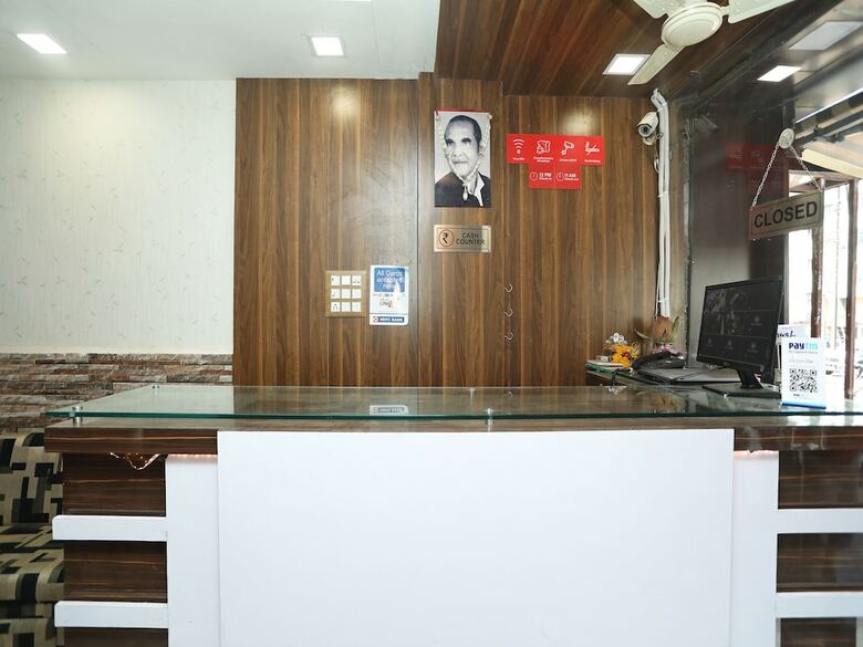 Oyo 13822 Kolar Hotel