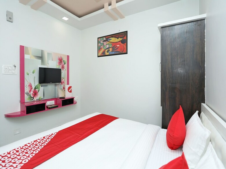 Oyo 13822 Kolar Hotel