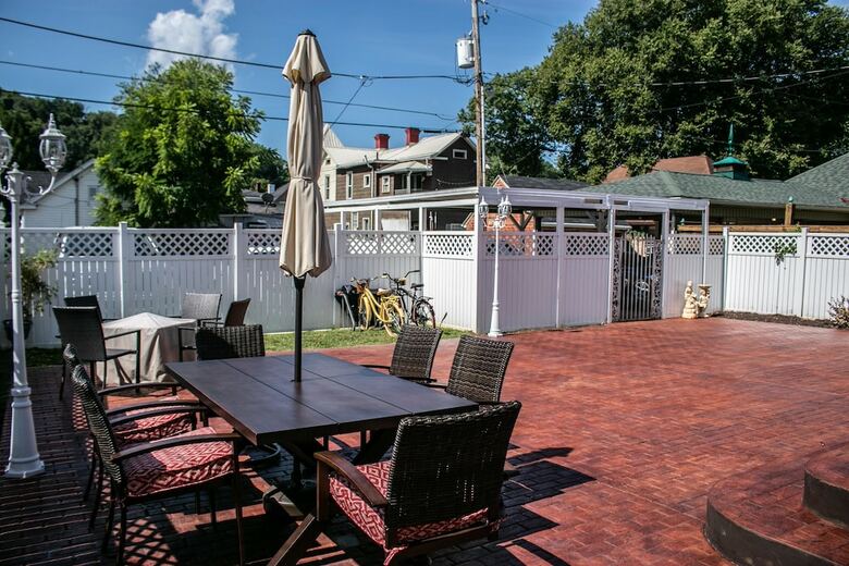 Governor's Inn Bed And Breakfast