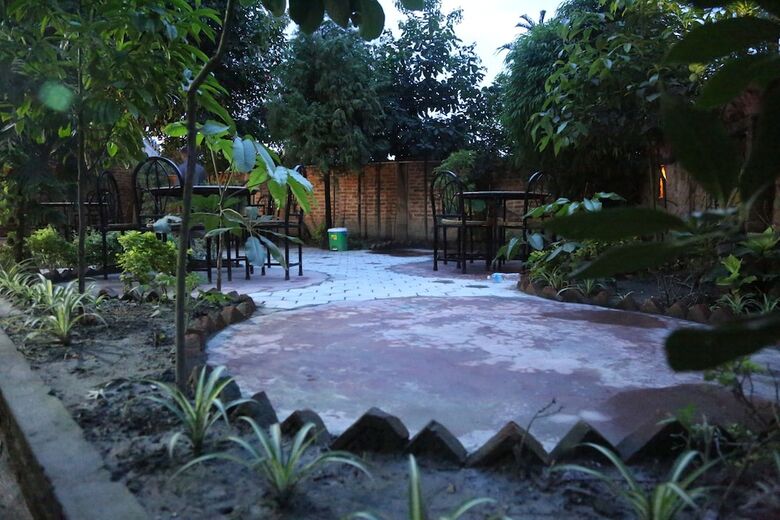 Hotel Holy Temple Tree & Chautari Cafe.