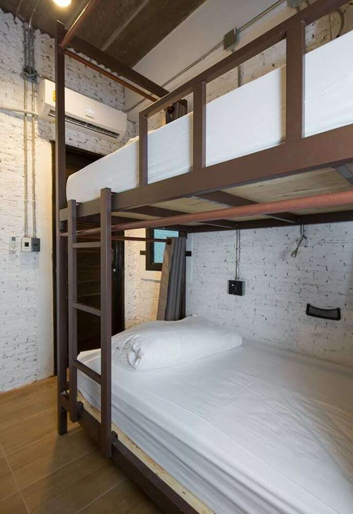Hostal Yindee Travellers Lodge