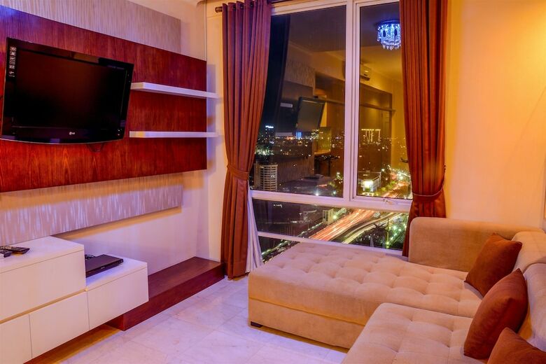 2 Bedrooms Apartment At Fx Residence By Travelio