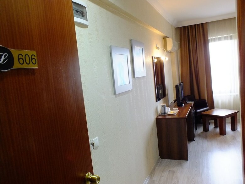 Hotel Lifos Otel