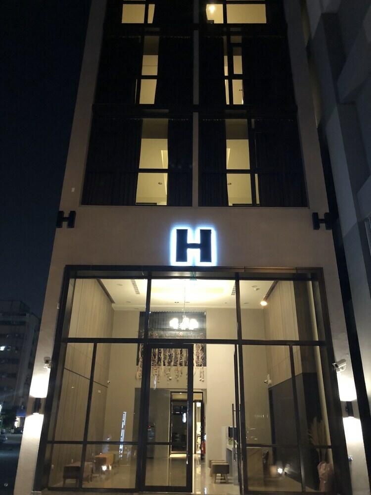 Posada H Inn