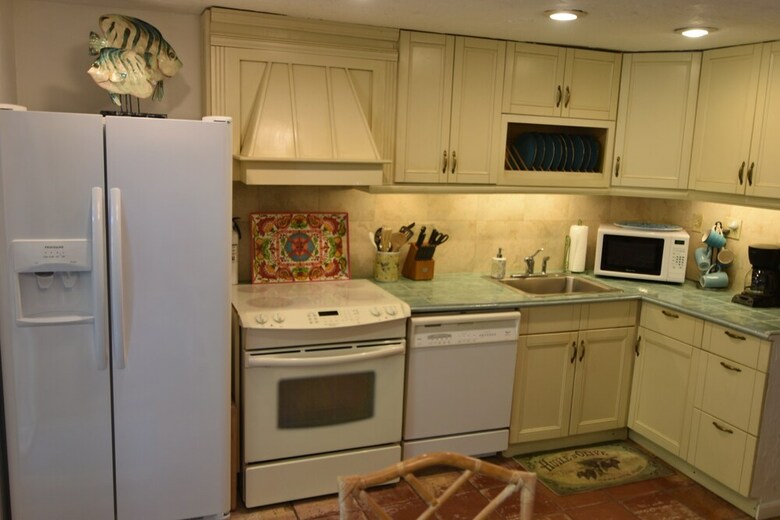 Apartamentos Pass-a-grille Beach Historic Spanish Triplex