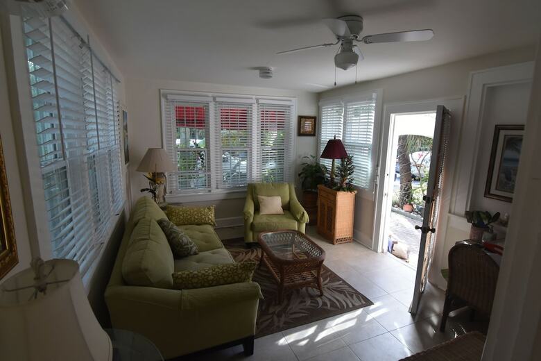 Apartamentos Pass-a-grille Beach Historic Spanish Triplex