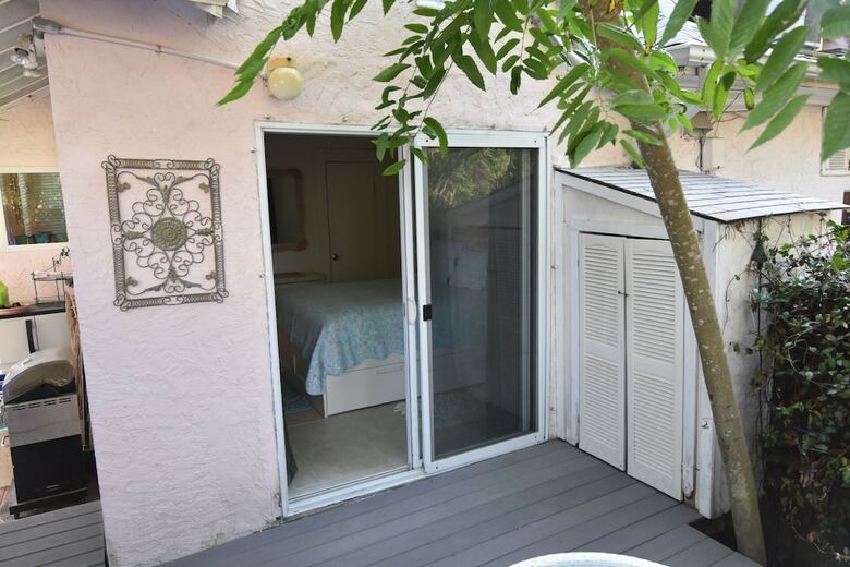 Apartamentos Pass-a-grille Beach Historic Spanish Triplex