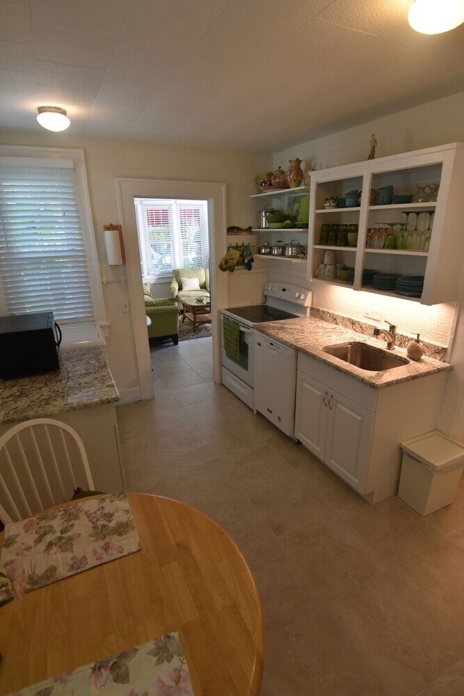 Apartamentos Pass-a-grille Beach Historic Spanish Triplex