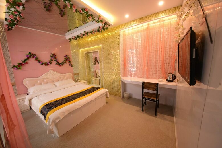 Qingdao Couples Boutique Hotel